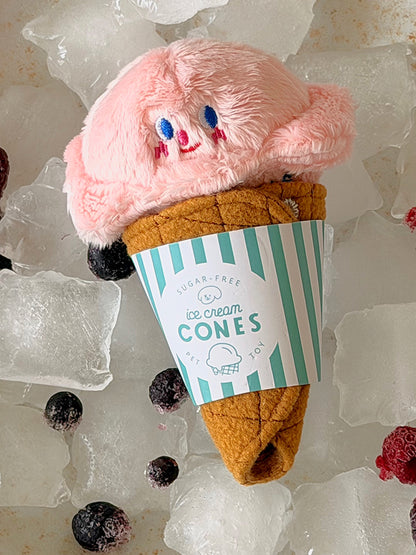 Gelato Toy AYOS Club, jouet peluche en forme de glace pour chien.