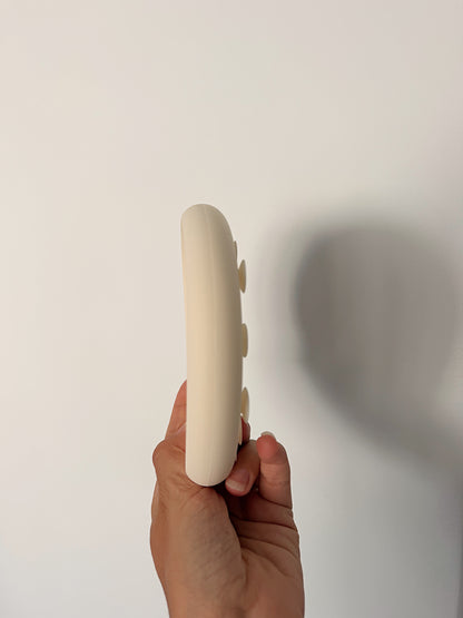 Profil du tapis de léchage pour chien Nuage en silicone alimentaire avec ventouses de fixation.